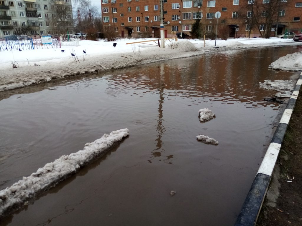 Жители Воротынска недовольны качеством уборки дворовых территорий