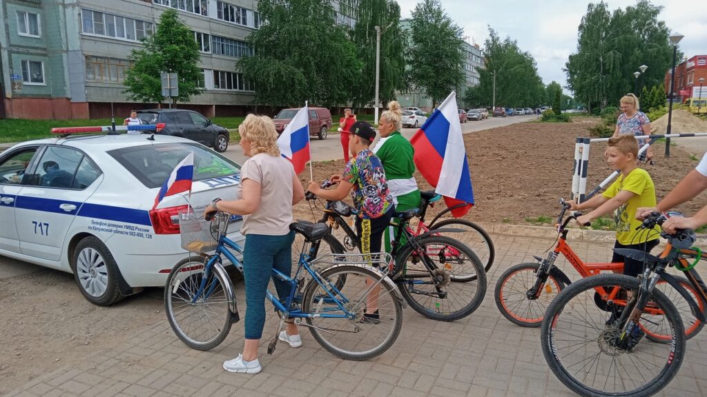 В Воротынске прошел велопробег, посвященный празднованию Дня России