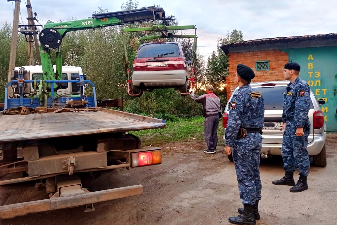 Должница в Воротынске спрятала автомобиль от приставов